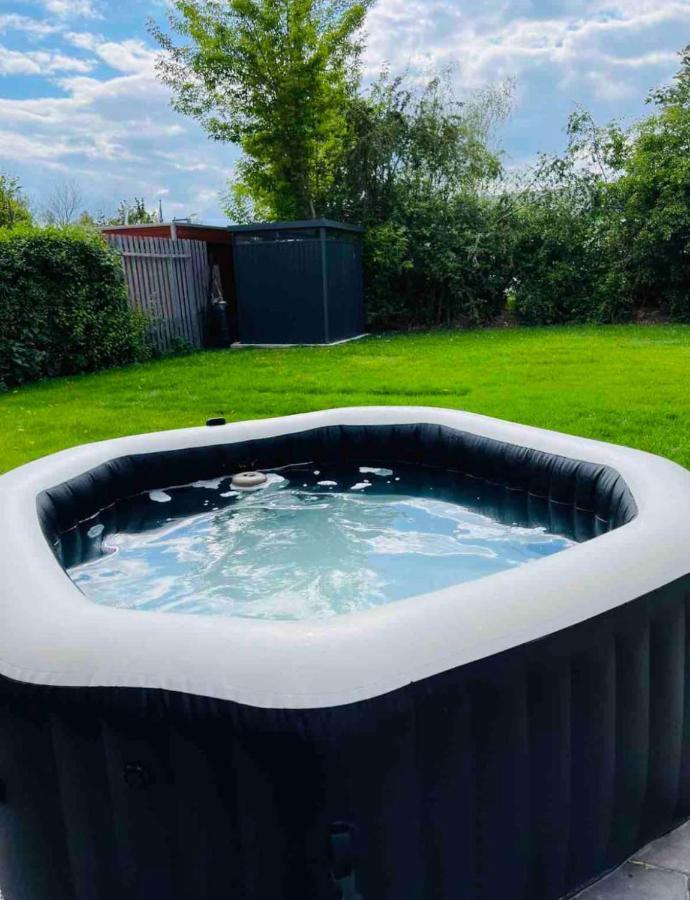 Haushalfte Mit Garten, Kamin, Grill & Whirlpool Nahe Ber Villa Berlin Kültér fotó